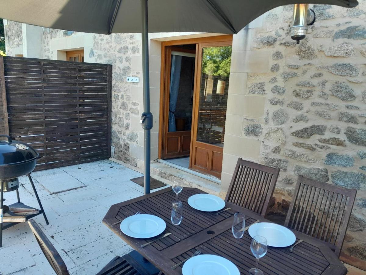 Character 2 Bed Cottage Within Walking Distance Of Bar/Restaurants Piégut-Pluviers Buitenkant foto